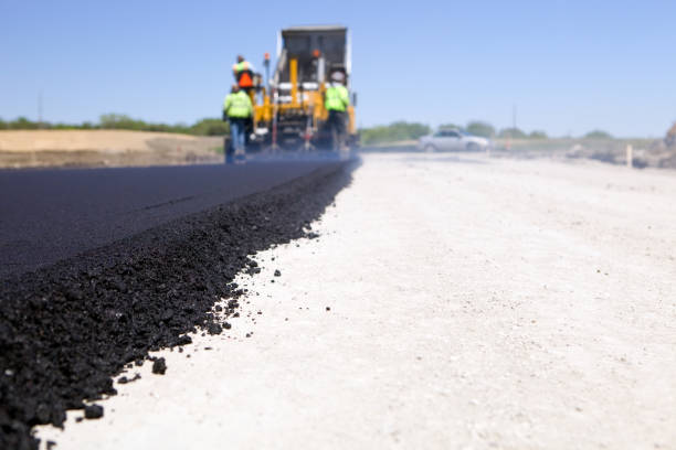 Best Driveway Paving Contractor  in Baldwyn, MS