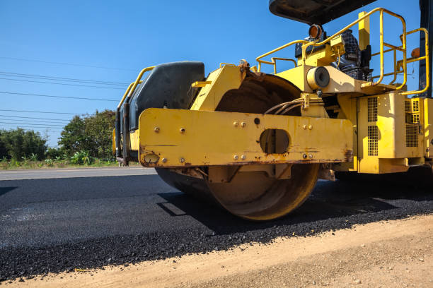 Best Driveway Paving Contractor  in Baldwyn, MS